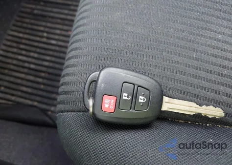 2018 Toyota Rav4 Le z USA, uszkodzony, nr VIN JTMBFREV9JJ248338